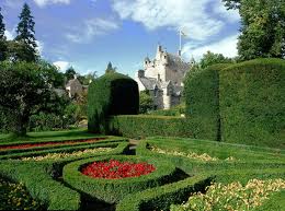 cawdor castle gardens